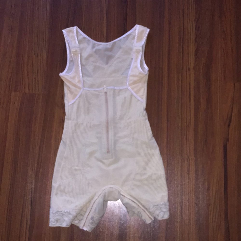 BODY SHAPER | SHAPE WEAR